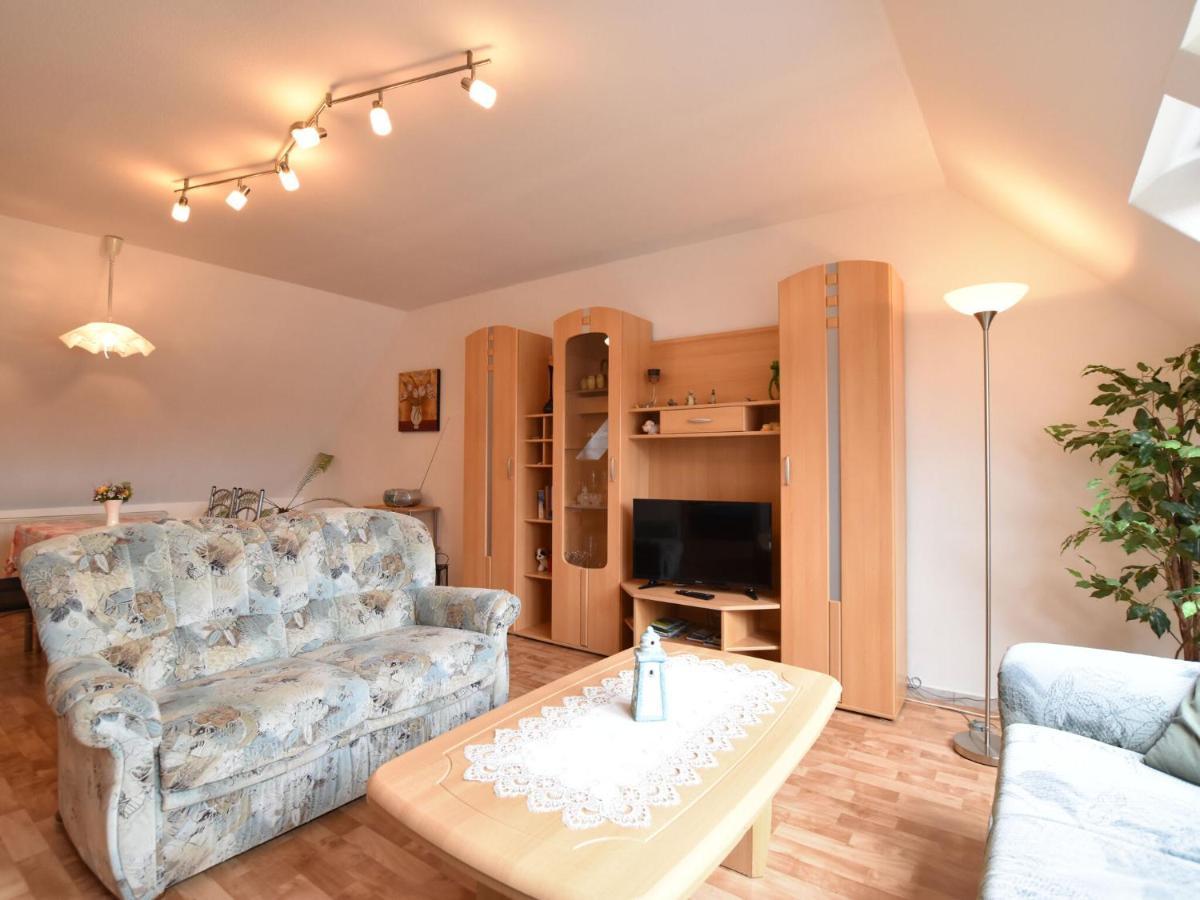 Attractive Apartment In Kluetz Near The Sea Esterno foto